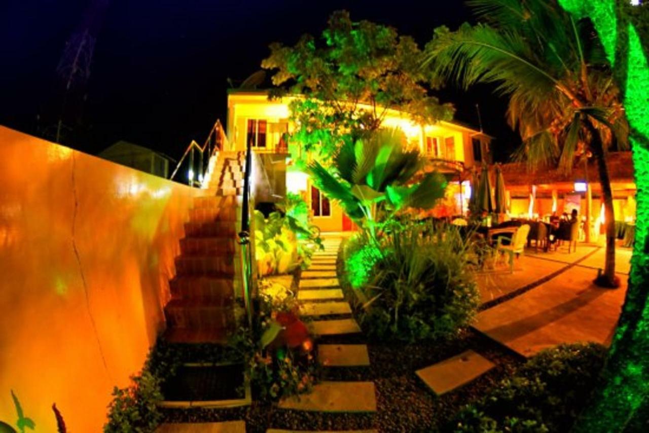 Santa Rosa Maldives Hotel Thulusdhoo Eksteriør billede