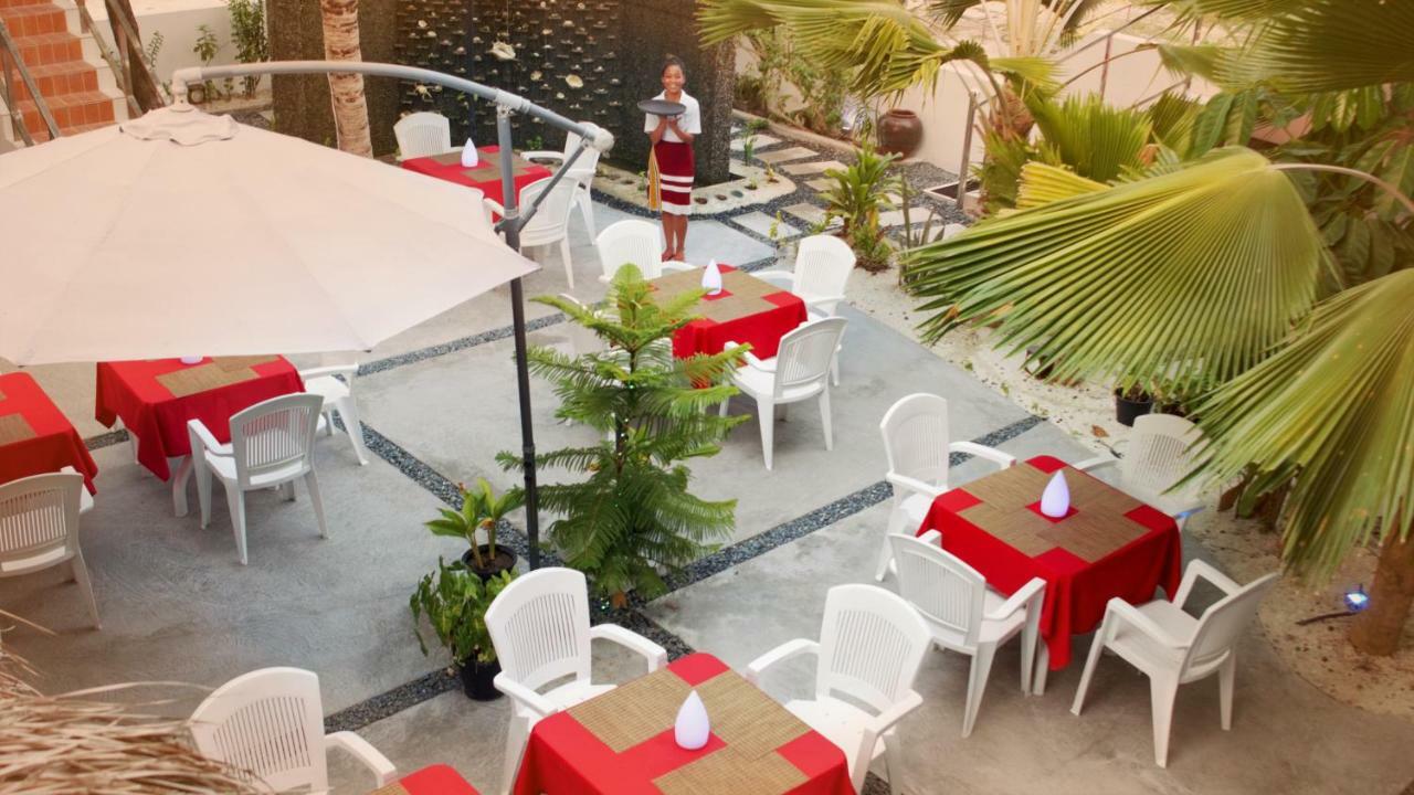 Santa Rosa Maldives Hotel Thulusdhoo Eksteriør billede